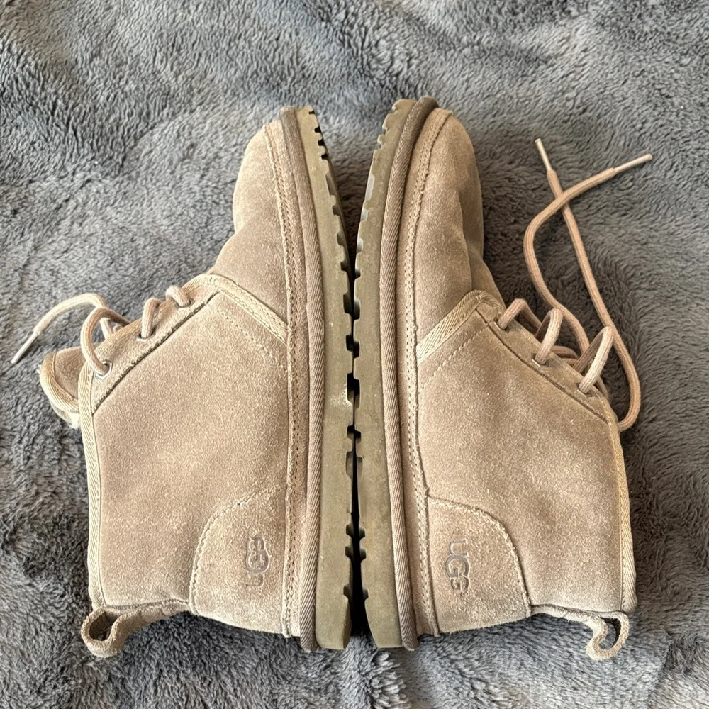 EUC Men’s Ugg Neumel Boots Taupe Suede Size 7